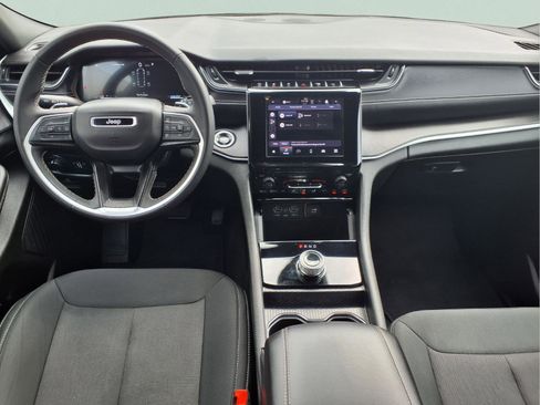 Used 2025 Jeep Grand Cherokee L Laredo image 9