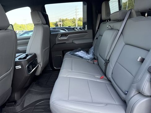 New 2026 GMC Sierra 2500 SLT w/ SLT Premium Package image 6