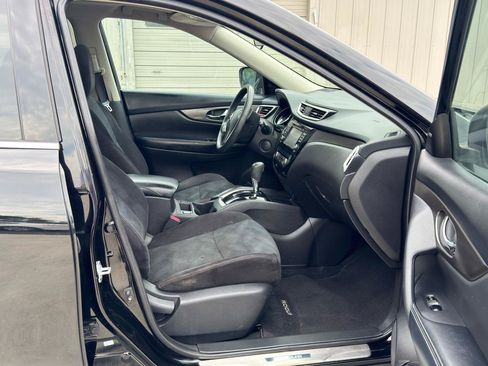 Used 2015 Nissan Rogue SV w/ SV Premium Package AWD/4WD image 14
