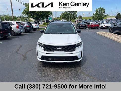 Certified 2023 Kia Sorento S w/ Panoramic Sunroof Package FWD image 5