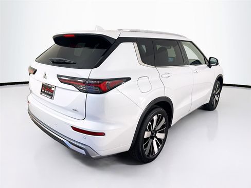New 2026 Mitsubishi Outlander SEL image 7