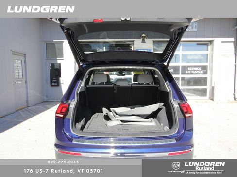Used 2022 Volkswagen Tiguan SE image 37