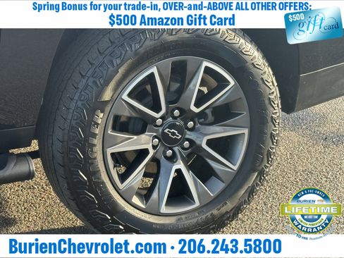 Used 2023 Chevrolet Suburban Z71 image 30