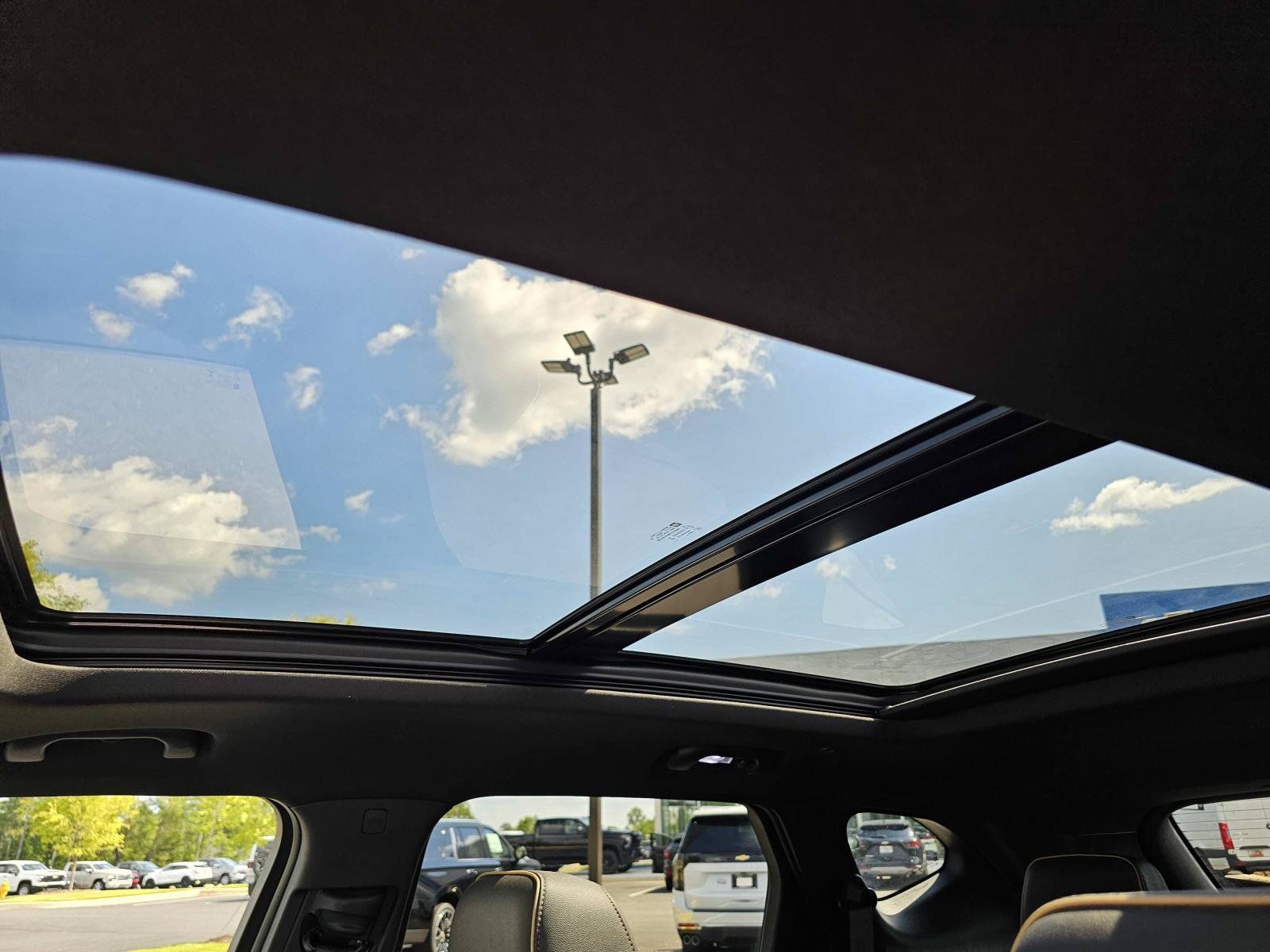 Used 2023 Chevrolet Blazer Premier FWD image 20