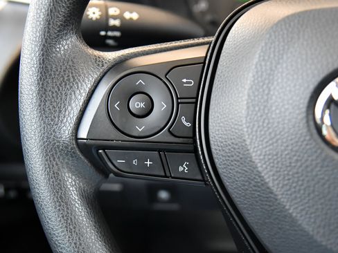 Used 2025 Toyota Corolla LE w/ Convenience Package FWD image 31