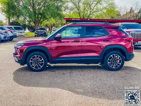 Used 2024 Chevrolet TrailBlazer LT w/ Driver Confidence Package image 5