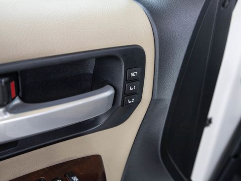 Used 2013 Toyota Sequoia Platinum AWD/4WD image 27