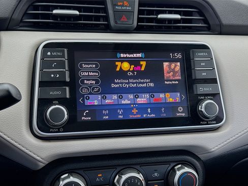 Used 2022 Nissan Versa SV image 11