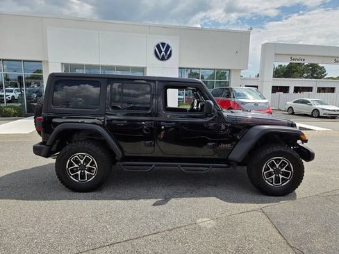 Used 2024 Jeep Wrangler Unlimited Rubicon w/ Technology Group AWD/4WD image 12