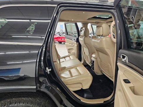 Used 2018 Jeep Grand Cherokee Limited w/ Trailer Tow Group IV image 32