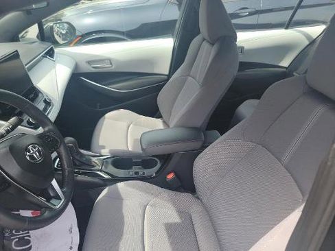 Used 2024 Toyota Corolla SE FWD image 2