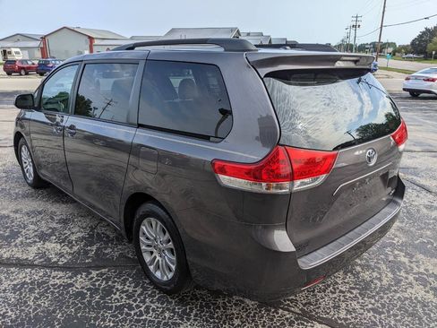 Used 2013 Toyota Sienna XLE FWD image 5