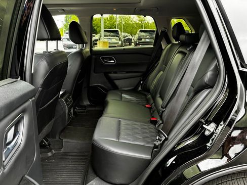 Used 2025 Nissan Rogue Platinum w/ Platinum Premium Package AWD/4WD image 29