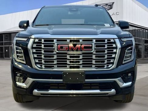 Used 2025 GMC Yukon XL Denali image 4