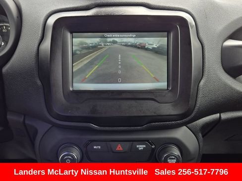 Used 2019 Jeep Renegade Latitude AWD/4WD image 20