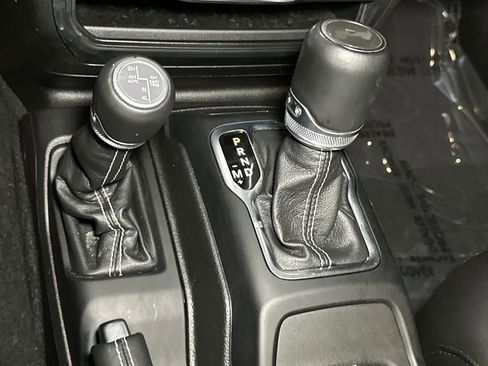 Used 2023 Jeep Wrangler Unlimited Sahara w/ Cold Weather Group AWD/4WD image 24