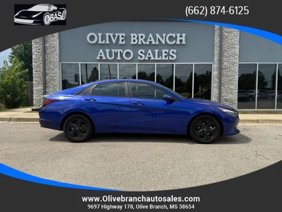 Used 2023 Hyundai Elantra SEL w/ Cargo Package