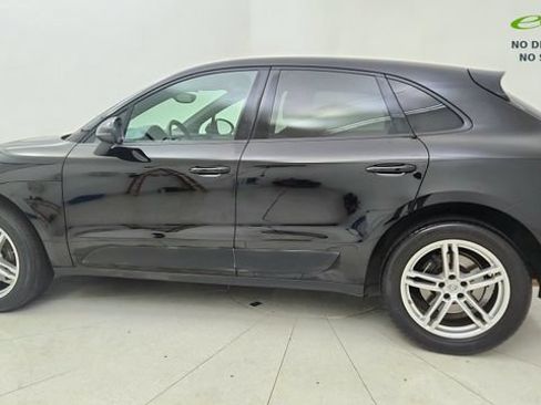 Used 2018 Porsche Macan AWD/4WD image 11