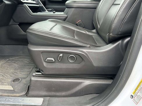 Used 2024 GMC Sierra 3500 Denali w/ Denali Reserve Package image 19