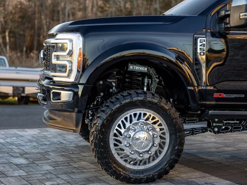 Used 2024 Ford F450 Platinum w/ FX4 Off-Road Package image 6