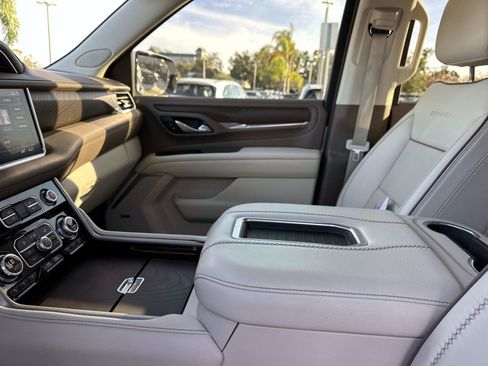 Used 2021 GMC Yukon XL Denali image 24