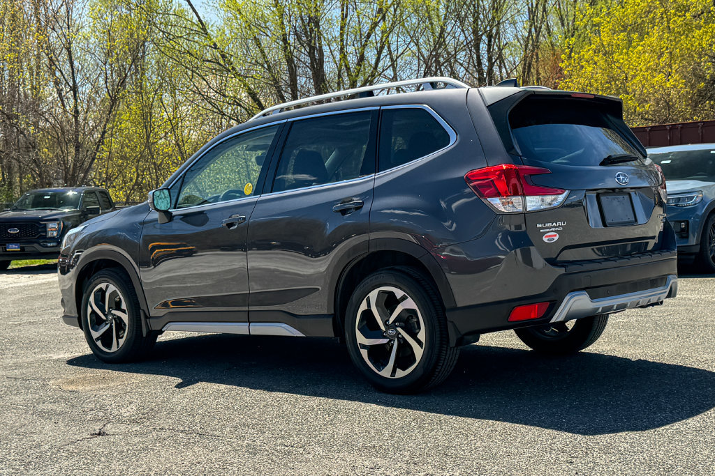 Used 2023 Subaru Forester Touring AWD/4WD image 5