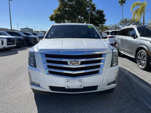 Used 2019 Cadillac Escalade Premium Luxury image 9