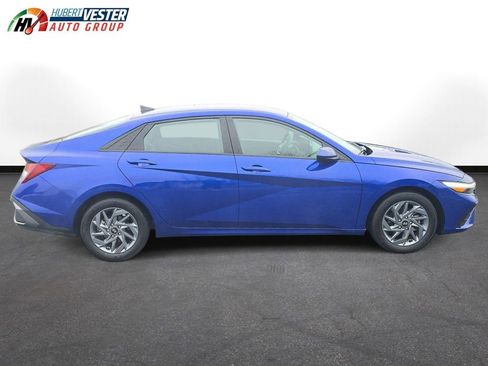 Used 2024 Hyundai Elantra SEL image 5