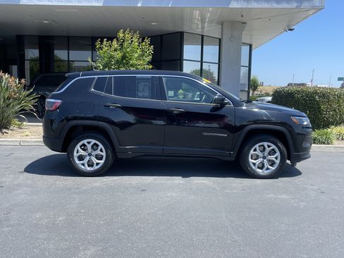 Used 2025 Jeep Compass Sport AWD/4WD image 7