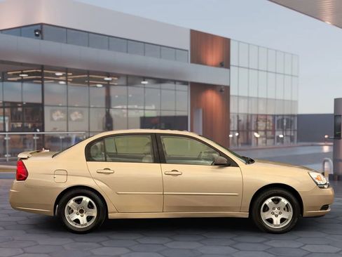 Used 2005 Chevrolet Malibu LT w/ Preferred Equipment Group image 9