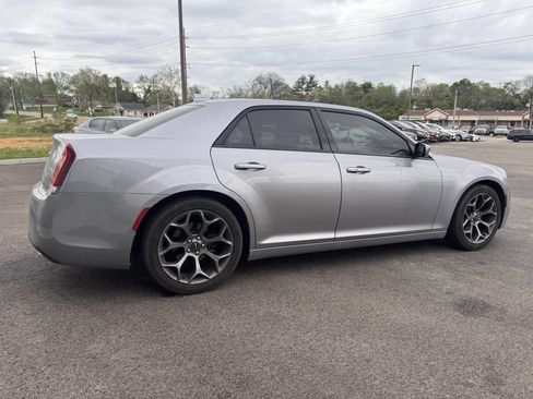Used 2018 Chrysler 300 S image 7