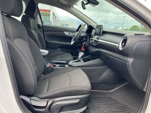 Used 2023 Kia Forte LXS FWD image 12