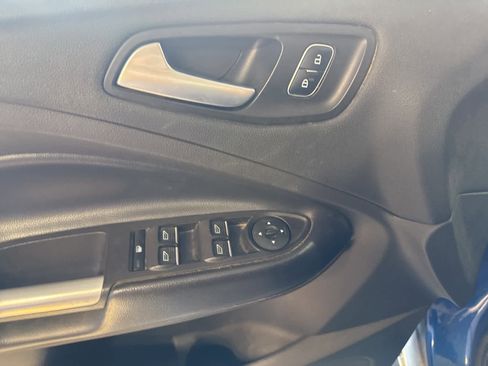 Used 2019 Ford Escape SEL image 19
