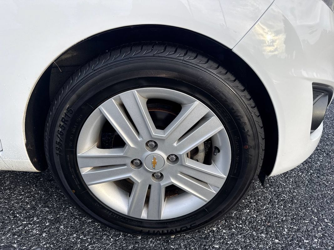Used 2015 Chevrolet Spark LT FWD image 28
