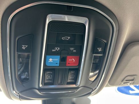 Used 2022 Jeep Grand Cherokee L Laredo w/ Luxury Tech Group I image 31