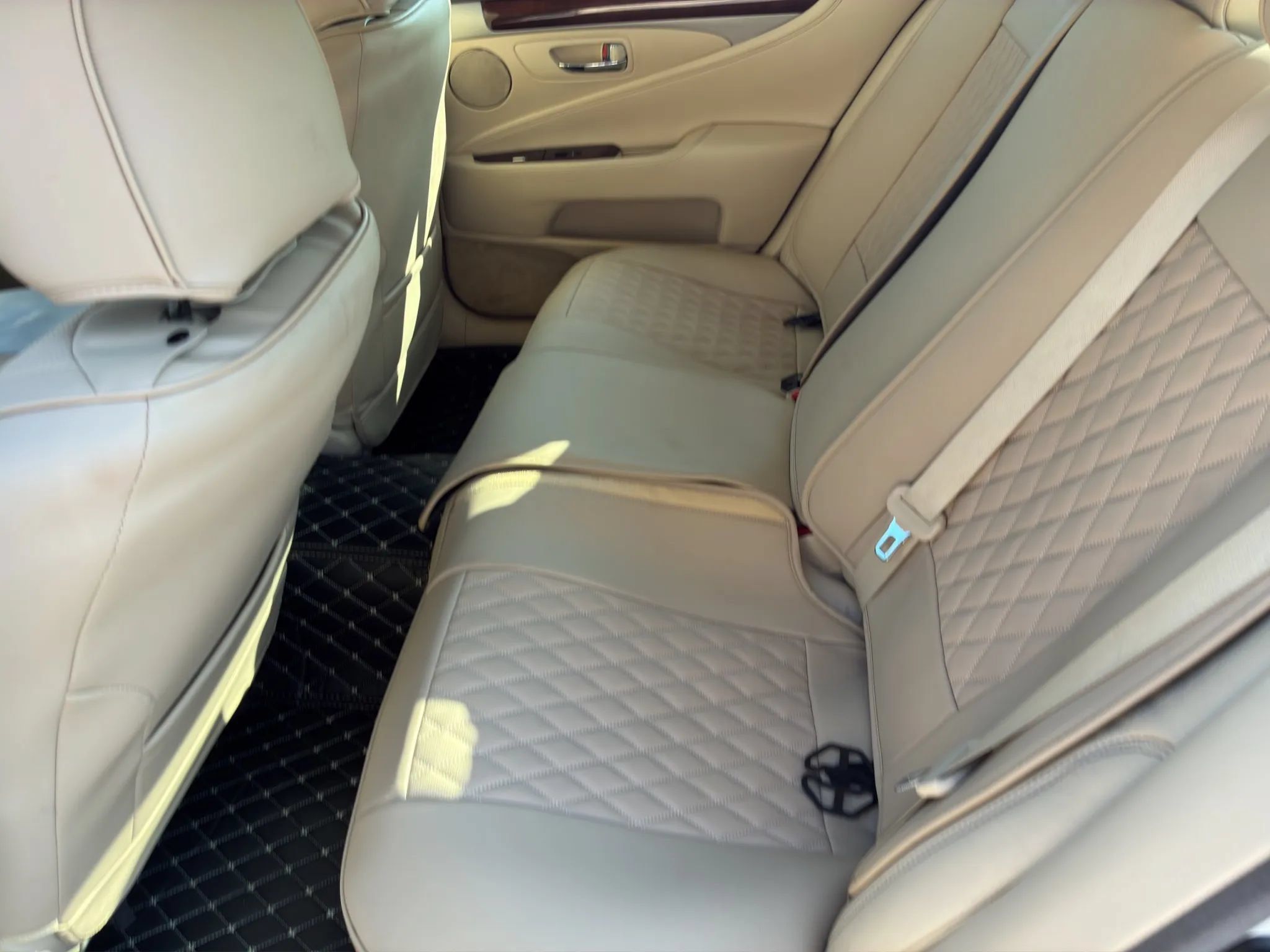 Used 2013 Lexus LS 460 AWD w/ Comfort Pkg image 13