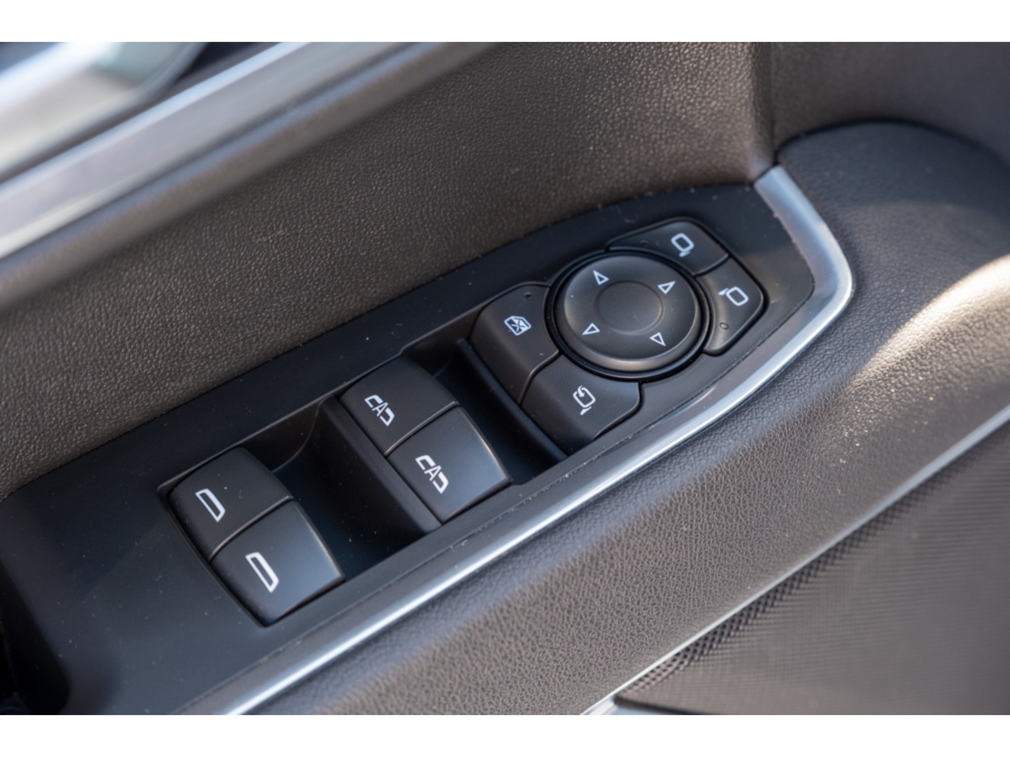 Used 2025 GMC Sierra 1500 SLT RWD image 14