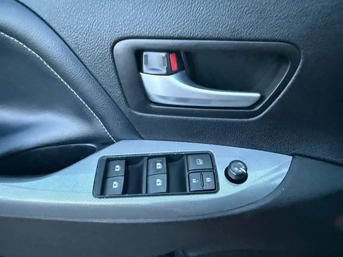 Used 2015 Toyota Sienna SE Premium image 32