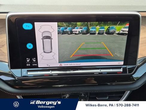 Certified 2025 Volkswagen Atlas SE AWD/4WD image 19