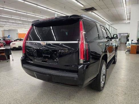Used 2020 Cadillac Escalade Luxury AWD/4WD image 5