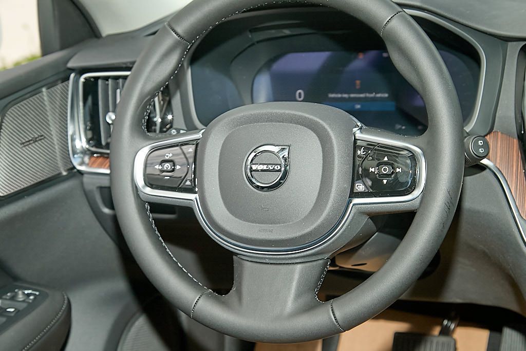 New 2026 Volvo V60 B5 Cross Country Plus w/ Climate Package AWD/4WD image 25