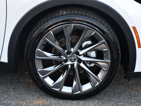 Used 2025 Toyota Crown Limited image 24