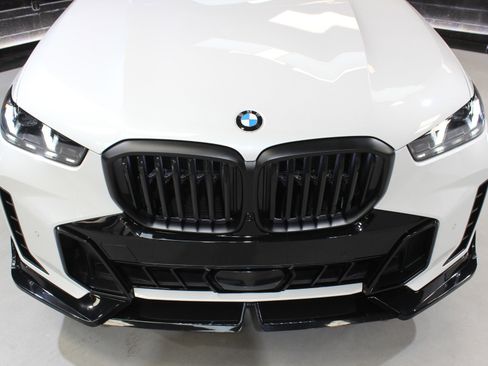 Used 2025 BMW X5 xDrive40i w/ M Sport Package image 9