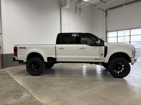 New 2026 Ford F250 Lariat w/ Black Appearance Package AWD/4WD image 5