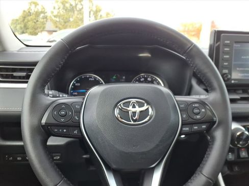 Used 2021 Toyota RAV4 XLE image 31