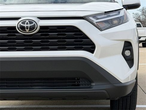 Used 2025 Toyota RAV4 XLE Premium image 9