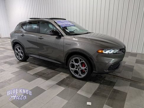 Used 2024 Alfa Romeo Tonale Veloce AWD/4WD image 5