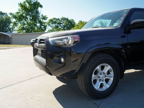 Used 2021 Toyota 4Runner SR5 image 16