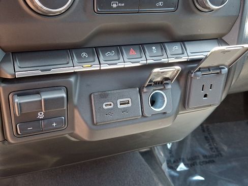 Used 2021 Chevrolet Silverado 1500 Custom w/ Safety Confidence Package AWD/4WD image 22