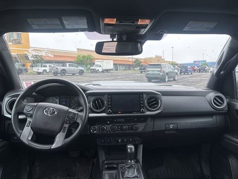 Used 2020 Toyota Tacoma 4x4 Double Cab image 11